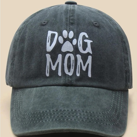 New graphic Print “ Dog Mom” ball cap - Picture 1 of 3